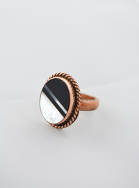Onyx & Perlmutt Ring - Bronze