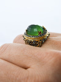 Vintage Green Stone Ring Green