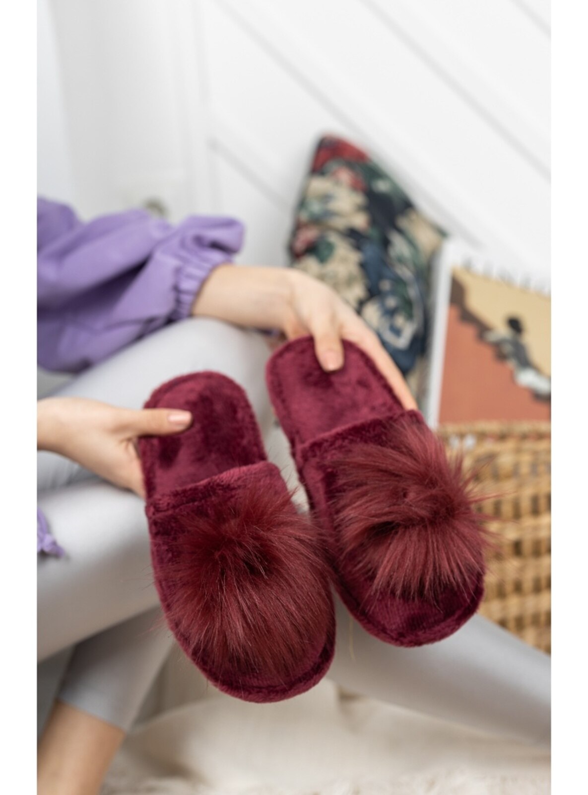 baard Zwembad Actuator Burgundy Fuzzy Women Slippers Noiseless Pompom Plush House Slippers Dowry  Birth Guest Slippers