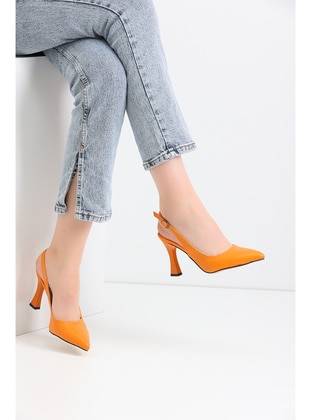 En7 Orange Heels