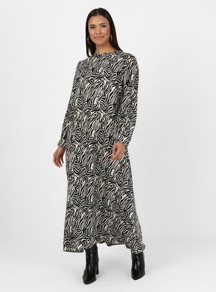 Natural Fabric Plus Size Zebra Patterned Viscose Dress Black
