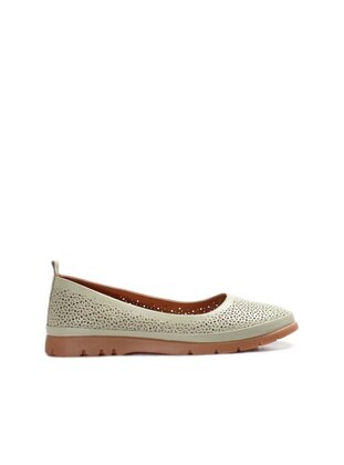 Fast Step Neutral Flat Shoes