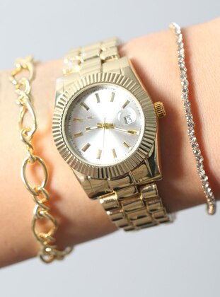 Timeless Design Metal Band Women's Watch Gold Color