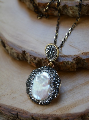 Stoneage White Necklace