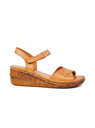 Clavi Tan Sandal