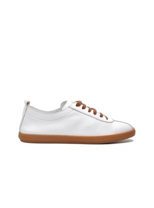 Free Foot White Casual Shoes