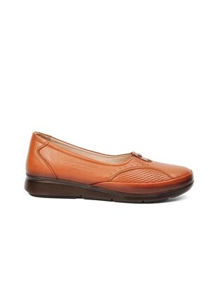 Voyager Tan Casual Shoes