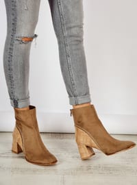  Nude Boots