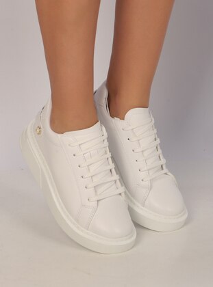 Shoeberry White Casual Shoes