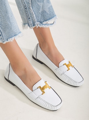 Flat Shoeste Color White