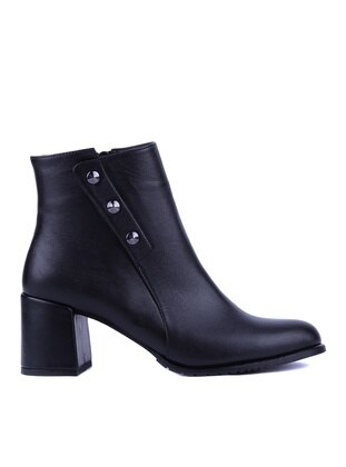 Shoetyle Black Boots