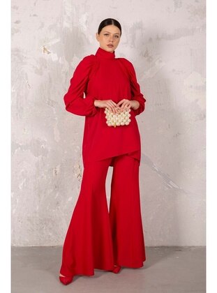 Red - Suit - Melike Tatar