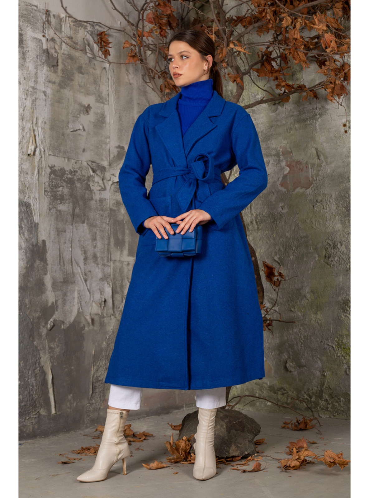 manteau bleu electrique