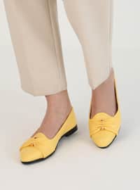 أصفر - حذاء كاجوال - جلد اصطناعي - أطقم مكونة من أحذية وحقائب