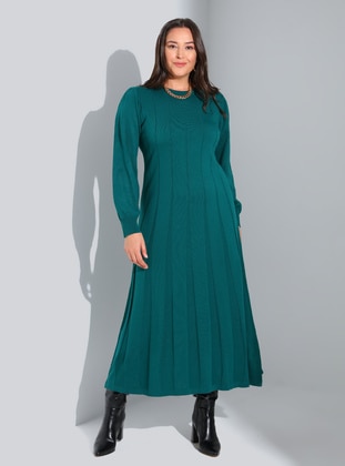 أخضر زمردي - فستان تريكو للمقاسات الكبيرة - Alia