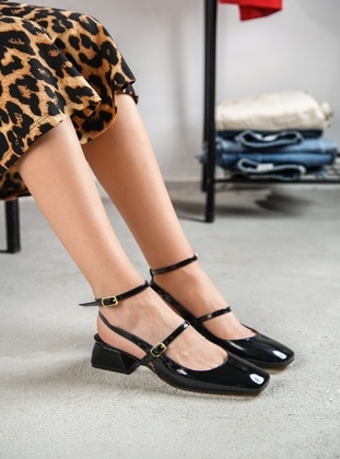 Tinya Siyah Rugan Küt Burun Topuklu Günlük Ayakkabı
