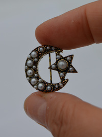 Broche Lune Étoile Perles - Bronze