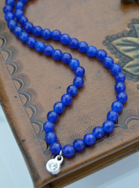 Blaue Jade Halskette