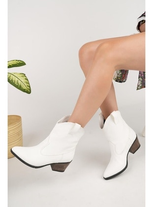 White - Boots - Muggo