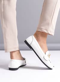 أبيض - أحذية كاجوال