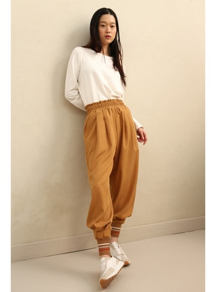 Milky Coffee Color Comfortable Molded Trousers With Ribbed Cuffs