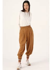 Milky Coffee Color Comfortable Molded Trousers With Ribbed Cuffs