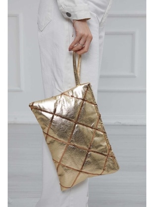 لون الذهب - محافظ/ حقائب اليد - Aisha`s Design