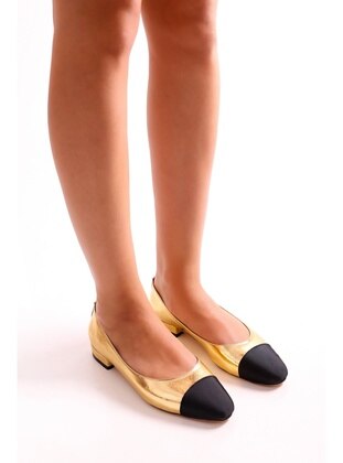 Flat - 250gr - Gold color - Flat Shoes - Shoeberry