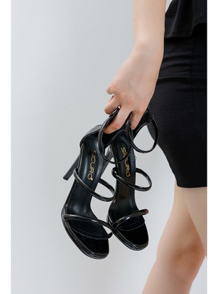 Black Patent Leather - Heels - En7