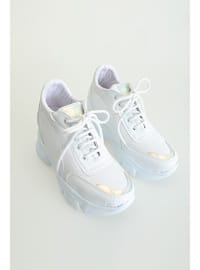 أبيض - أحذية رياضية