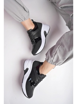 أسود - حذاء رياضي - أحذية رياضية - Muggo