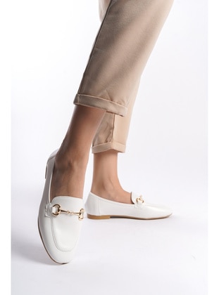 Beyaz Kadın Günlük Rahat Tokalı Casual Klasik Ayakkabı Babet B22