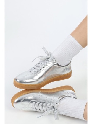 حذاء رياضي - 350gr - اللون الفضي - أحذية رياضية - Shoeberry