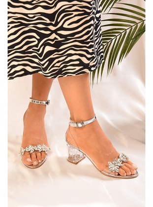 Kadın Maggie Gümüş Şeffaf Taşlı Topuklu Tek Bant Ayakkabı-Gümüş