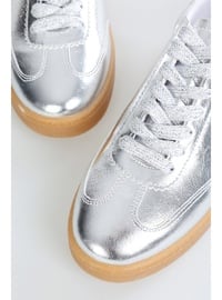 حذاء رياضي - 350gr - اللون الفضي - أحذية رياضية