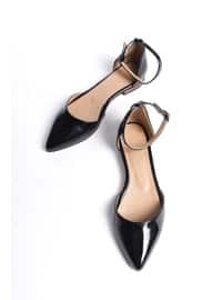 Black Patent Leather - Flat Shoes
