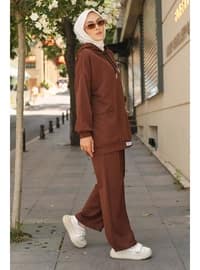 Brown Two Yarn Hijab Suit With Front Tag