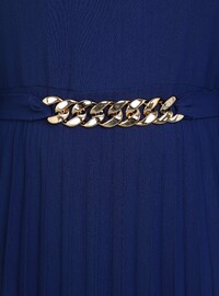 Plissiertes Kleid mit Gürtel - Navy