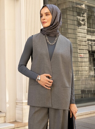 Classic Fabric Vest with Pleated Pockets - Gray - Refka