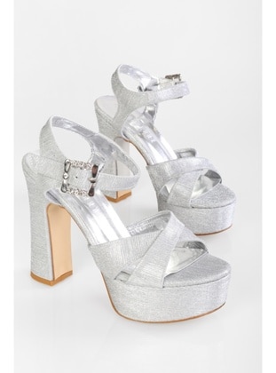 Platform - 350gr - Silver color - Heels - Shoeberry