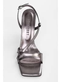 High Heel - 300gr - Platinum - Heels