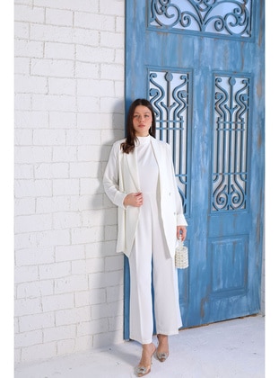 White - Suit - Melike Tatar