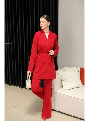 Red - Suit - Melike Tatar