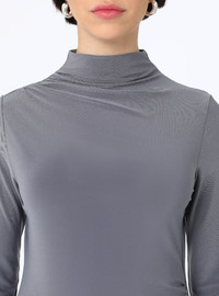 Gerüschte Rollkragen Strickbluse Anthrazit