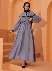 Robe Modeste Détail Cape Gris