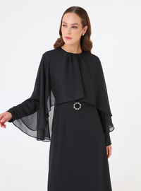 Chiffon-Kleid mit Cape-Ärmel - Schwarz