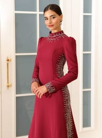 Abendkleid mit Stickerei Bordeauxrot