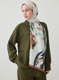 وشاح توفا بنقش أوراق خضراء